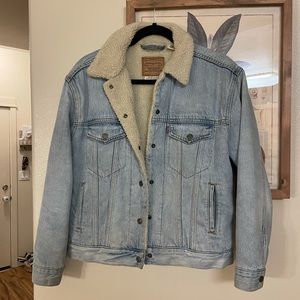 Levis Sherpa Denim Jacket Light Blue